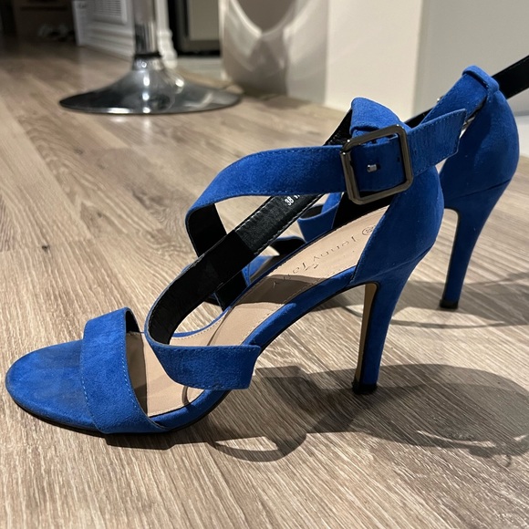 Perfect heels 👠 - Picture 4 of 4